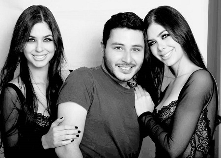 MAriana and her sister with make-up artist